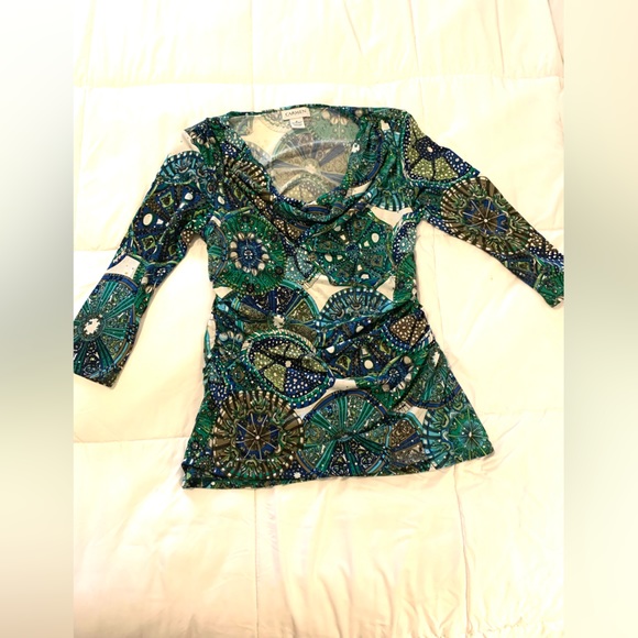 Top - Picture 2 of 2